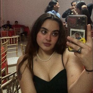 Meet your Posher, Valeria